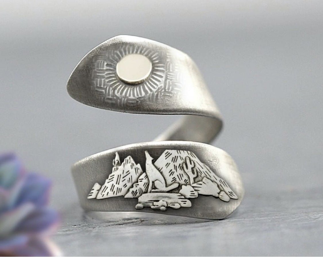 Howling Wolf Ring - ASPENS JEWELERS